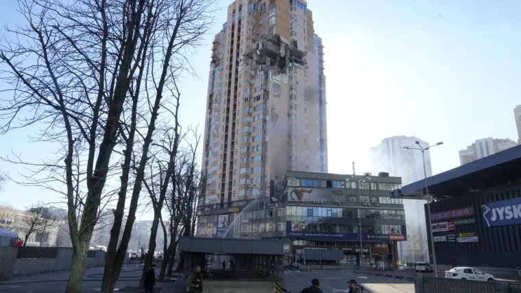 U Kijevu cijeli dan ki&scaron;a detonacija: Ukrajinski predsjednik Zelenski poziva na borbu