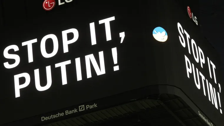 Na utakmici Bayerna na semaforu osvanula velika poruka Putinu