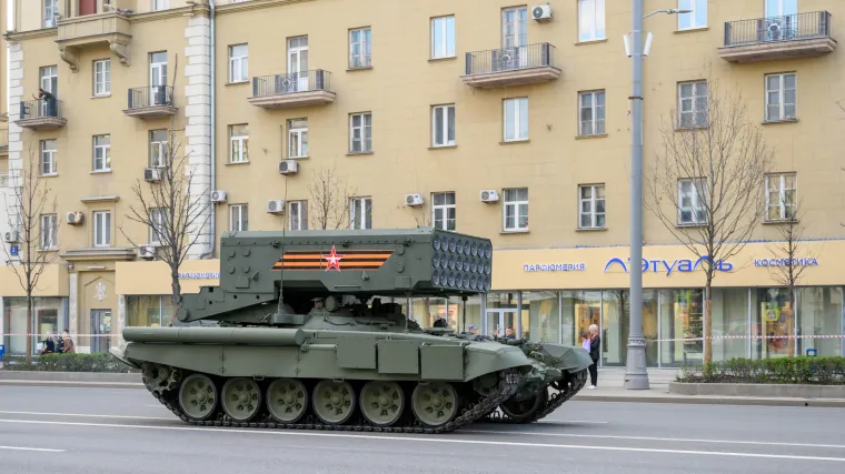 Najstra&scaron;nije oružje koje je Rusija upotrijebila u Čečeniji i Siriji ide prema Ukrajini? Zloglasni TOS-1 viđen kod Belgoroda