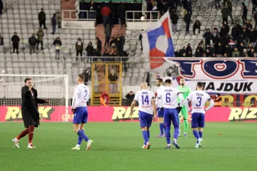 Navijači Hajduka poludjeli: 'Livaja je fake, Subašić gotov. Vi ste sramota grada. Skinite dresove, niste ih dostojni'