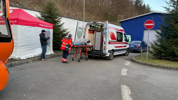 VIDEO Trudnica u jakim bolovima do&scaron;etala do granice sa Slovačkom: Odmah su je prevezli u bolnicu na porod