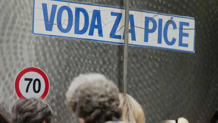 Danas je bez vode pet zagrebačkih kvartova: Opskrba pitkom vodom osigurana je autocisternom