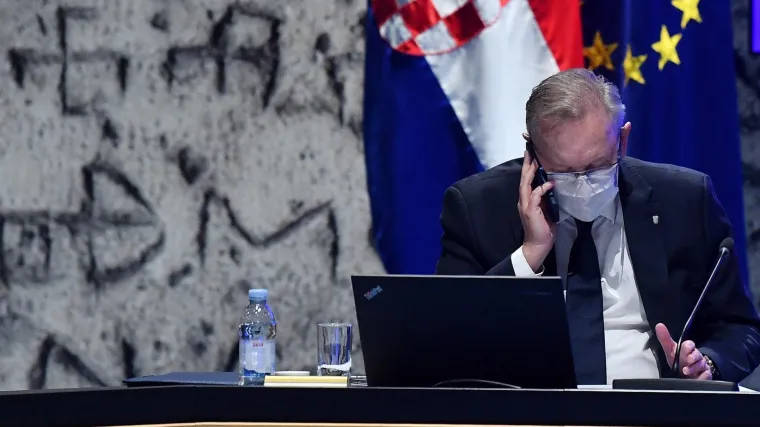 Božinović: Od sutra vi&scaron;e ne treba COVID potvrda za ući u prostore javne uprave. S bolnicama je drugačije