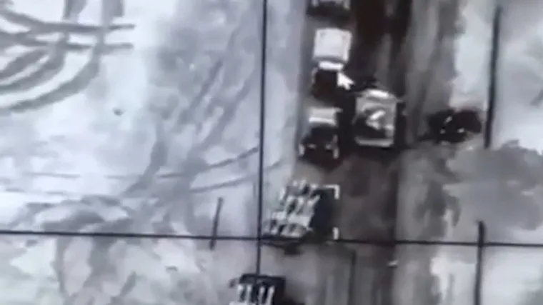 VIDEO Kako su Ukrajinci dronom naciljali i uni&scaron;tili konvoj s protuzračnim sustavima zapadno od Kijeva