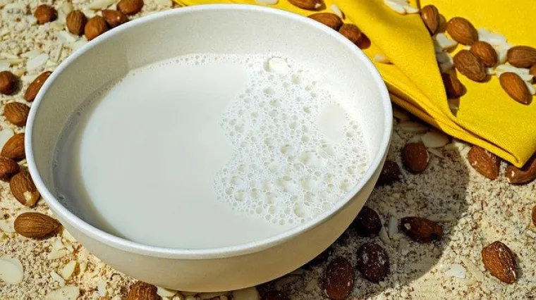 Smije li se bademovo mlijeko zagrijati?