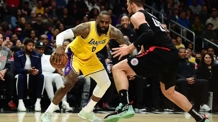 Maestralna predstava Zubca u derbiju protiv Lakersa