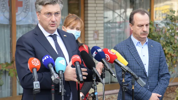 Plenković posjetio izbjeglice na Plitvicama: 'Ovo je nažalost samo početak. Broj ljudi iz Ukrajine bit će samo jo&scaron; veći'