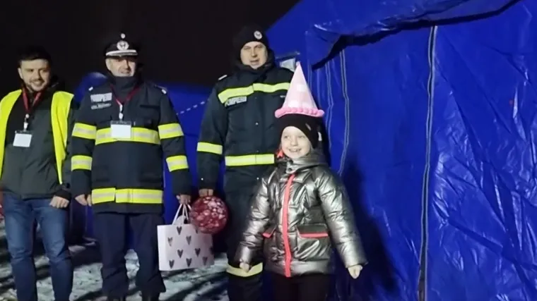 Ukrajinska djevojčica svoj sedmi rođendan proslavila je u izbjegličkom kampu: Svi su joj zapjevali