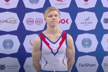 Rus na Svjetskom prvenstvu stao pokraj Ukrajinca pa šokirao: Stavio je na prsa simbol ruskih tenkova u Ukrajini