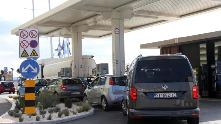 Od sutra Vlada najavila poskupljenje benzina i dizela: Pogledajte nove cijene