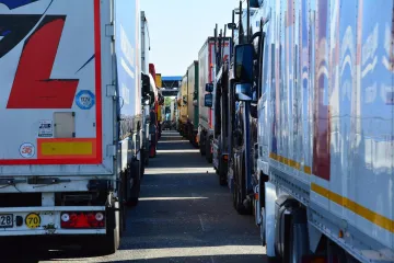 Još jedan udarac na Ukrajince. Humanitarna pomoć iz Velike Britanije zaglavila u luci Dover zbog Brexita