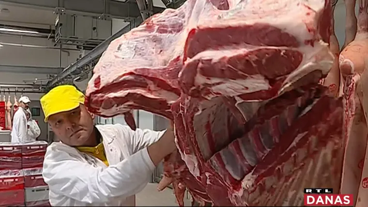 Svinjetina samo u tri tjedna poskupjela 25 posto. Prerađivači mesa i mlijeka traže niži PDV, inače će morati zatvarati