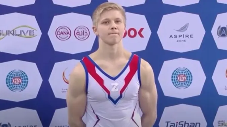 Ruski sporta&scaron; nastavlja &scaron;okirati: 'Pogledao sam &scaron;to znači taj znak, opet bih napravio isto...'