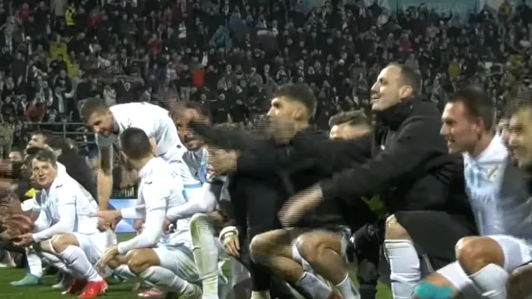 Pogledajte ludo slavlje Rijekinih igrača s navijačima: 'Ajme meni nije mi dobro'