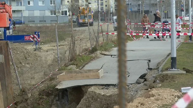 Gradili&scaron;te progutalo nogostup - građani uzrujani, voditeljica gradili&scaron;ta umiruje: 'Ako radimo, moramo i grije&scaron;iti'