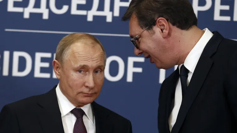 Dok se Vučić dvoumi, Srbi uzeli stvar u svoje ruke. Beogradski odvjetnički ured samostalno uveo sankcije Rusiji