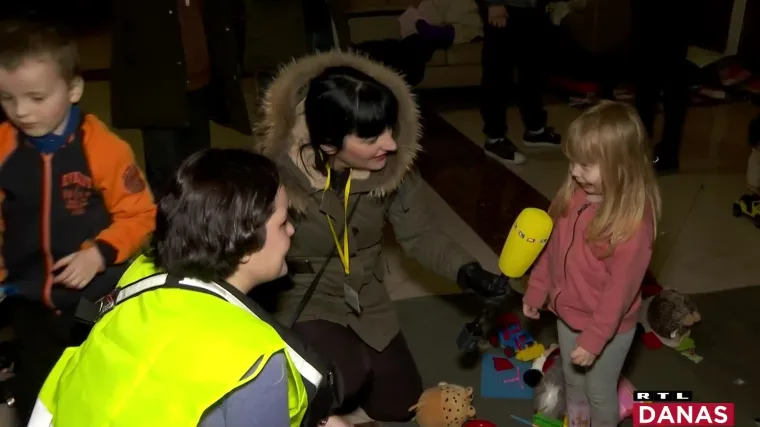 VIDEO Ekipa RTL-a provela noć s izbjeglicama na kolodvoru u Lavovu. Temperatura se u nekom trenutku spustila na -9 stupnjeva