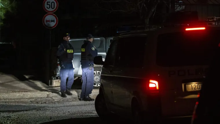 Istarski policajci mu&scaron;karcu pucali u nogu? 'U rukama imao nepoznat predmet, zbog slabe osvijetljenosti nije bilo moguće vidjeti'