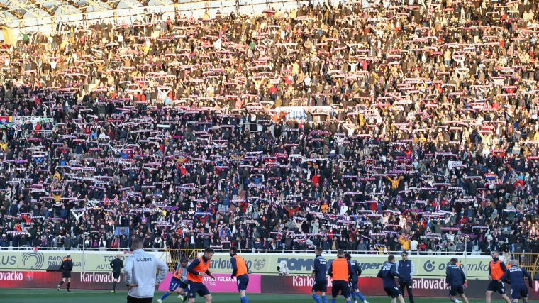 Torcida poslala žestoku poruku Boysima: Pogledajte kakav su transparent podigli na tribini