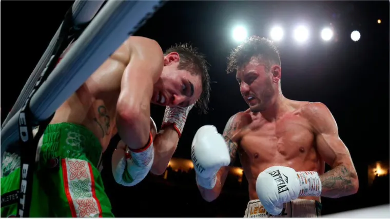 Meč kakav se rijetko viđa: Prvak bio na rubu poraza pa opakim nokautom izbacio protivnika iz ringa