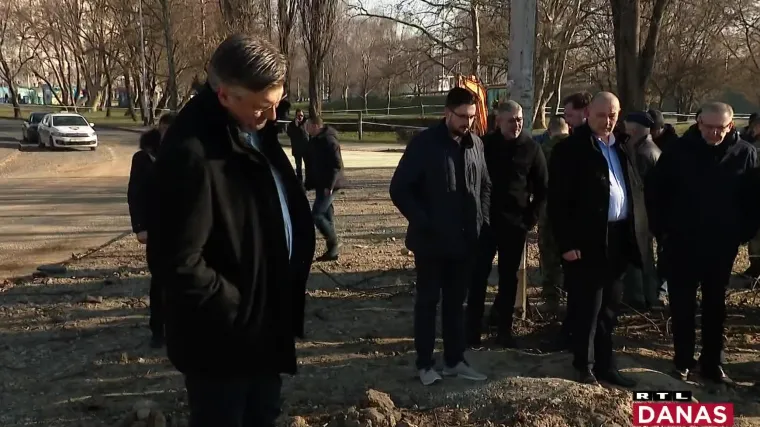 Vojni analitičar za RTL o dronu koji je minutu opasan, a onda nije: 'Drugi dužnosnike sklanjaju, na&scaron;i se slikaju kod kratera. Čudan sklop'