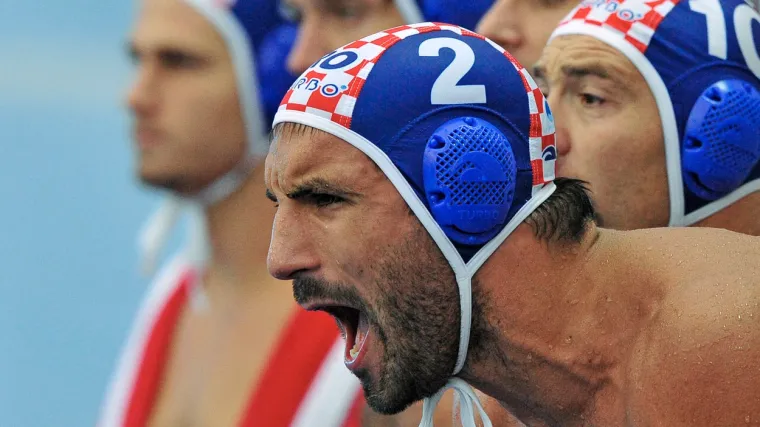 Čuveni vaterpolski reprezentativac Damir Burić debitirao za ko&scaron;arka&scaron;e Stoje, odigrao odličnu utakmicu