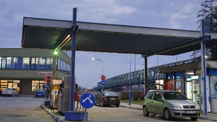 Direkt posjetio benzinske crpke u BiH. Hrvatima je ne&scaron;to jeftinije, ali susjedi se boje da će cijene uskoro biti iste