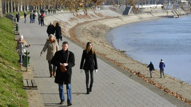 Nastavlja se sunčano vrijeme, no puhat će slab do umjeren sjevernjak, na Jadranu bura koja će mjestimice biti i jaka