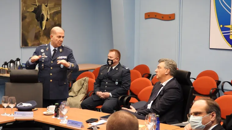 Plenković o dronu u bazi NATO-a: 'Dron je 14 metara duga raketa, naoružana eksplozivom. Jo&scaron; ne znamo je li to incident, sabotaža ili namjera