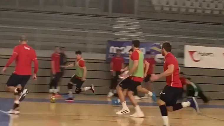 Pogledajte kako su se Duvnjak, Cindrić i ostali reprezentativci oku&scaron;ali u nogometu