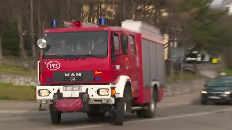 Riječki vatrogasci spremaju &scaron;trajk za plaće, ne samo to: Najavili su iz cijele Hrvatske doći svojim vozilima na prosvjed