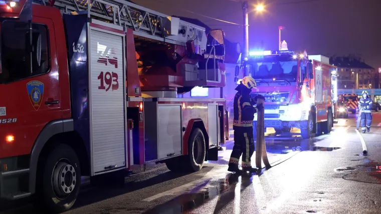 Izazvao dva požara u Zagrebu pa uz pivo gledao kako sve gori: Vatra zahvatila i obližnji automobil