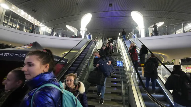 Mlade izbjegle Ukrajinke vrebaju svodnici i trgovci ljudima. Namame ih, a onda tjeraju na prostituciju