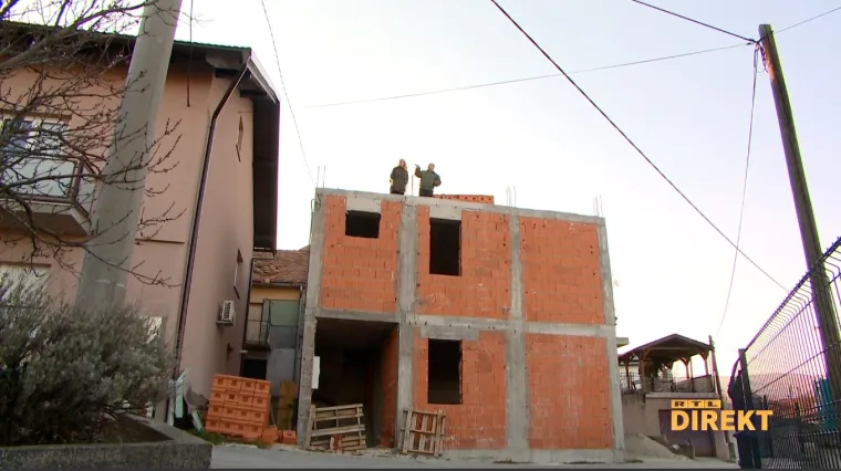 RTL Direkt posjetio je 6-članu obitelj koja živi u jednoj prostoriji već dvije godine nakon potresa u Zagrebu