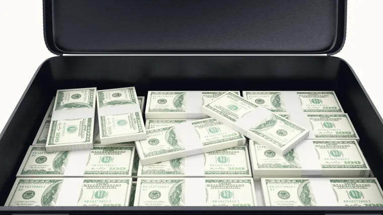 Žena biv&scaron;eg ukrajinskog zastupnika napunila kofere novcem pa htjela u Mađarsku. Imala je 30 milijuna dolara?