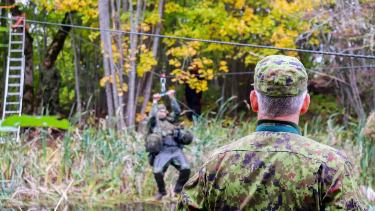 Estonska ženska vojna jedinica drastično narasla nakon invazije na Ukrajinu. Na vikend vježbama žene od 20 do 60 godina