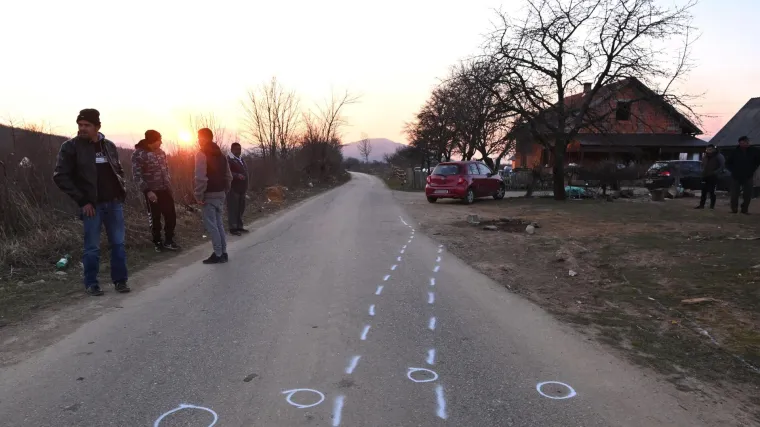 Cure detalji tragedije kraj Otočca: 'Kamionom je skrenuo s ceste i stražnjim kotačem pre&scaron;ao preko djeteta (6). Nije mu bilo spasa'