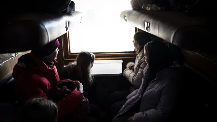 'Anđeo Mostara' opet pomaže. Britanka koja je 90-ih spa&scaron;avala djecu iz BiH sada to radi u Ukrajini: 'Traumatizirani su'