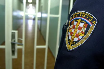 Pozvonio susjedima i tražio brašno za palačinke pa batom zatukao starce: Smanjena mu kaznu zatvora