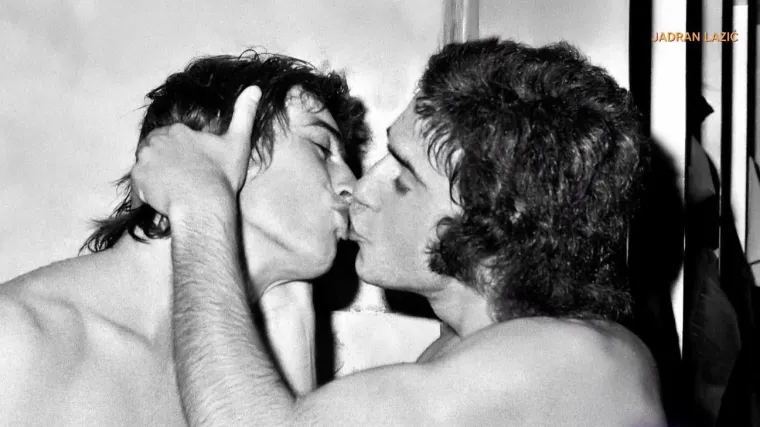 Poljubac nogometa&scaron;a o kojem priča cijeli Split. Hajdukove legende za Direkt 49 godina poslije: 'Vidi kako smo napredni mi bili'