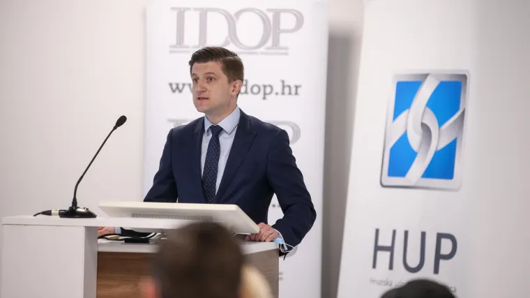Ministar Marić u HUP-u objasnio: PDV na gorivo se ne može snižavati zbog europske direktive. A i cijene su sad stabilnije