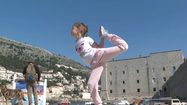 Sofiji je sedam godina. Sa svojom tetom je napustila Ukrajinu, majka joj je ostala u vojsci: 'Probudi se ujutro i plače'