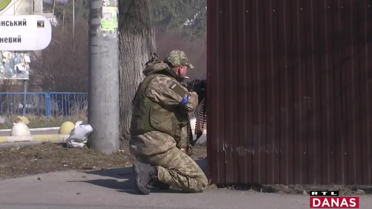 Ukrajinci mjesec dana od invazije podijeljeni. Neki dobro raspoloženi, drugi bez nade. Na grobljima vi&scaron;e nema mjesta