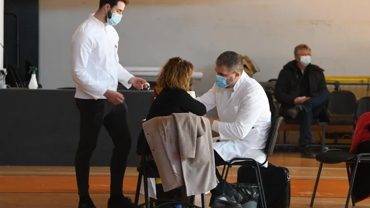 Stožer objavio nove brojke: Broj novozaraženih opet pada, umrlo 10 osoba