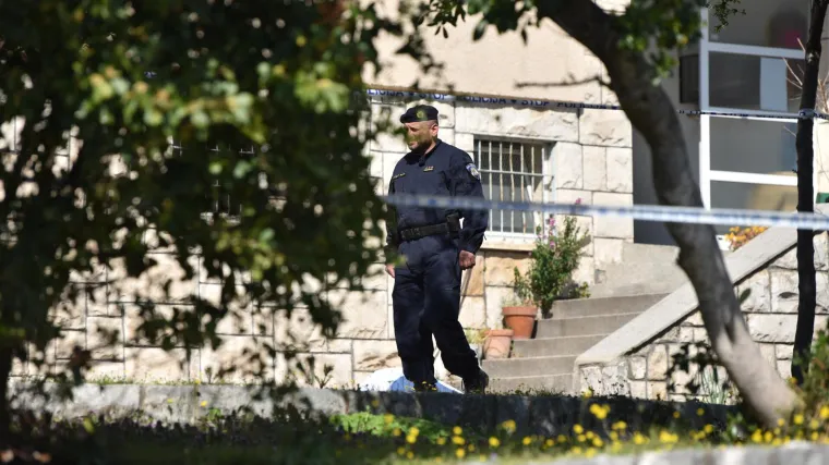 U Pločama ubijena dva mu&scaron;karca, jedan je maloljetan. Osumnjičeni za ubojstvo uhićen u Opuzenu