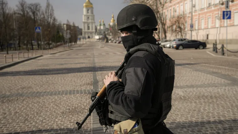 'Vidio sam auto s 4-članom obitelji, uni&scaron;ten projektilom', britanski veteran s prve linije kod Kijeva