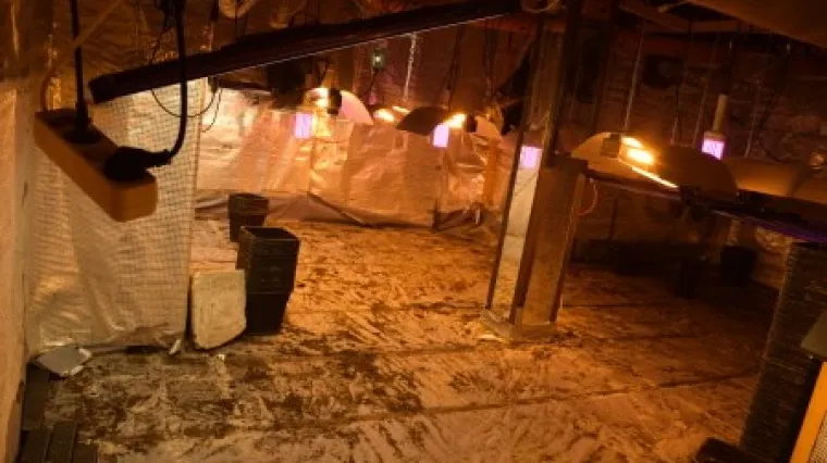 FOTOGALERIJA I VIDEO Otkrili 5 laboratorija za uzgoj marihuane u centru Zagreba i 106 kg u kombiju, PUZ sve objavio