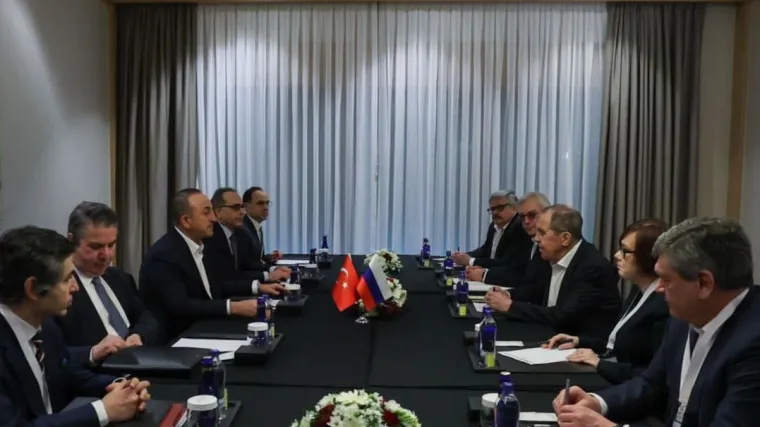 Mogu li pregovori u Turskoj spriječiti krvoproliće? Zelenski spreman na kompromise, a Erdogan pozvao Putina da prestane pucati