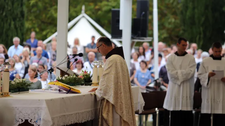 Riječka nadbiskupija prekida &scaron;utnju o seksualnom zlostavljanju: Otvorena je telefonska linija za žrtve