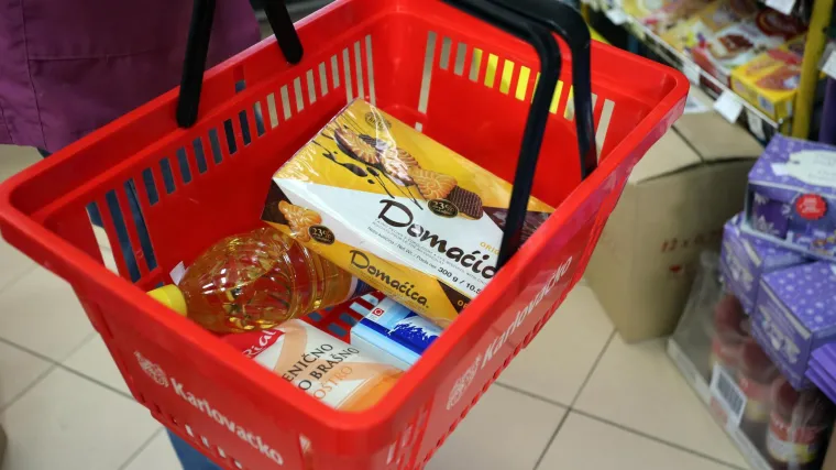 Od 1. travnja niži PDV za niz proizvoda, od menstrualnih uložaka, do hrane za životinje. Evo najdetaljnijeg popisa